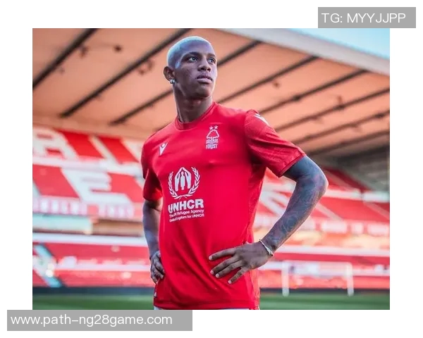 达尼洛：从新星崛起到足球巨星的奋斗历程与荣耀时刻